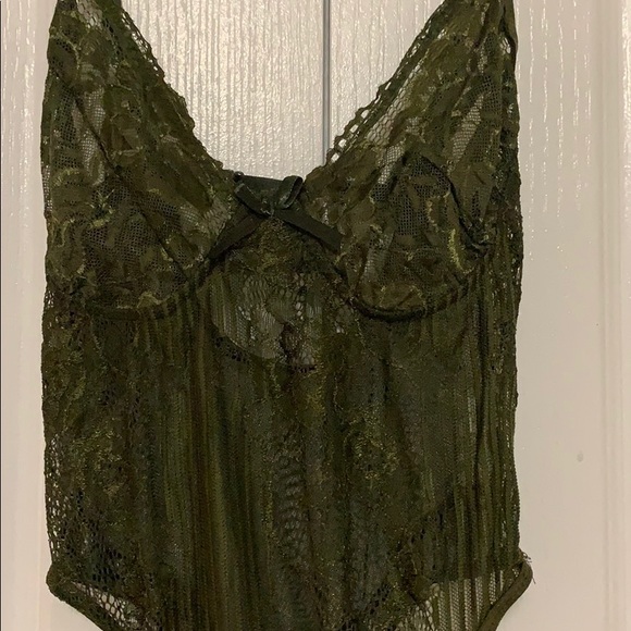 Beautiful army green lace body suit - Picture 3 of 3